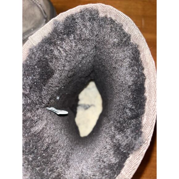 UGG Classic Short Women's Size W9 Dark Chocolate Brown Sheepskin Suede Boots - Picture 4 of 6